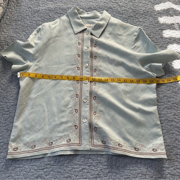 Coldwater Creek Shirt Light Blue Embroidery Blouse Mother of Pearl Buttons Sz 14 - Picture 5 of 8